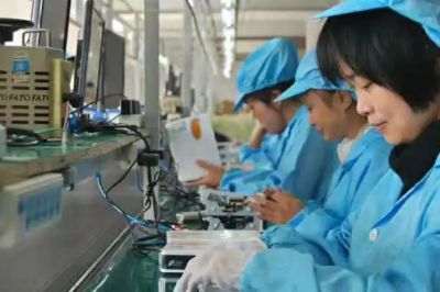 《電子廠招聘信息：高價小時工一天 300，真的靠譜嗎？》